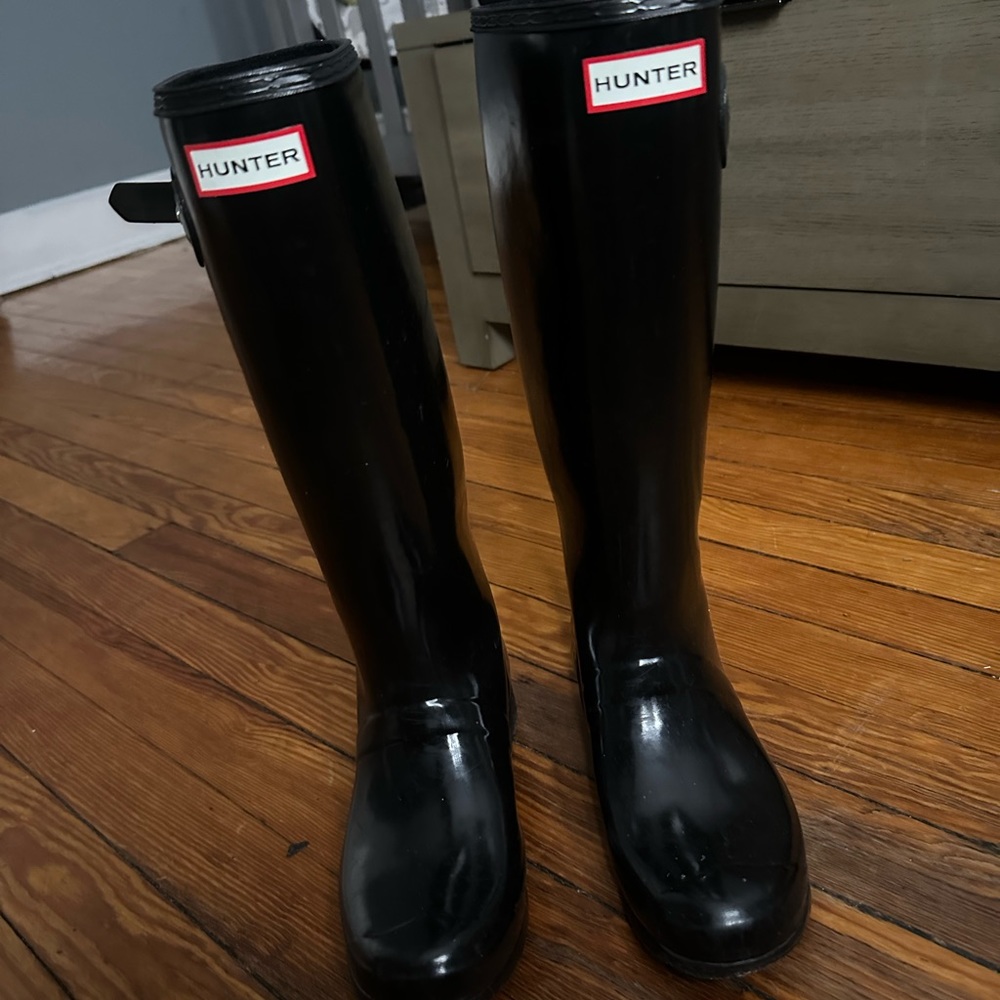 Hunter rain boots in black